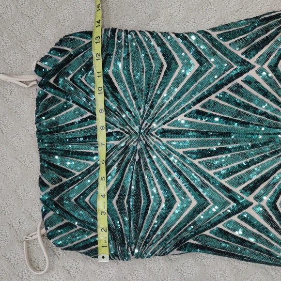 Lulu's Gatsby green sequin dress - Picture 7 of 8